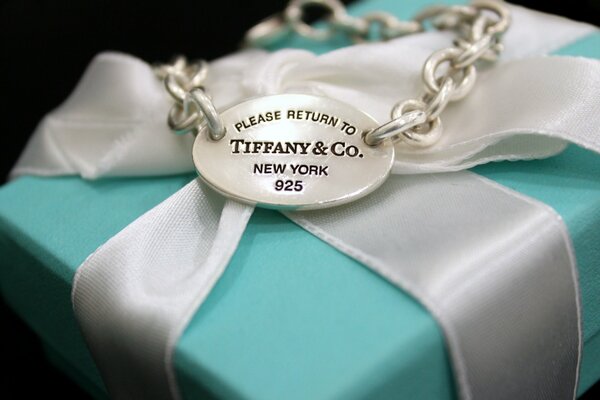 Confezione regalo con nastro Tiffany