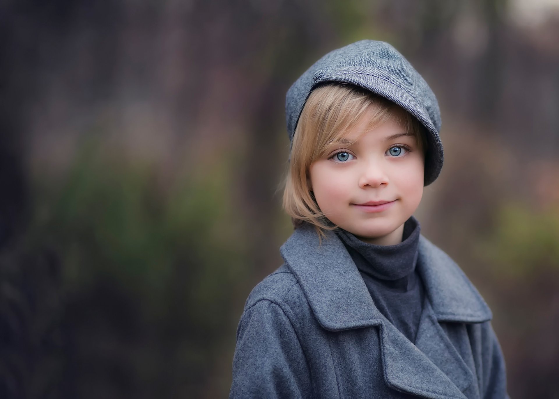 girl portrait smile autumn