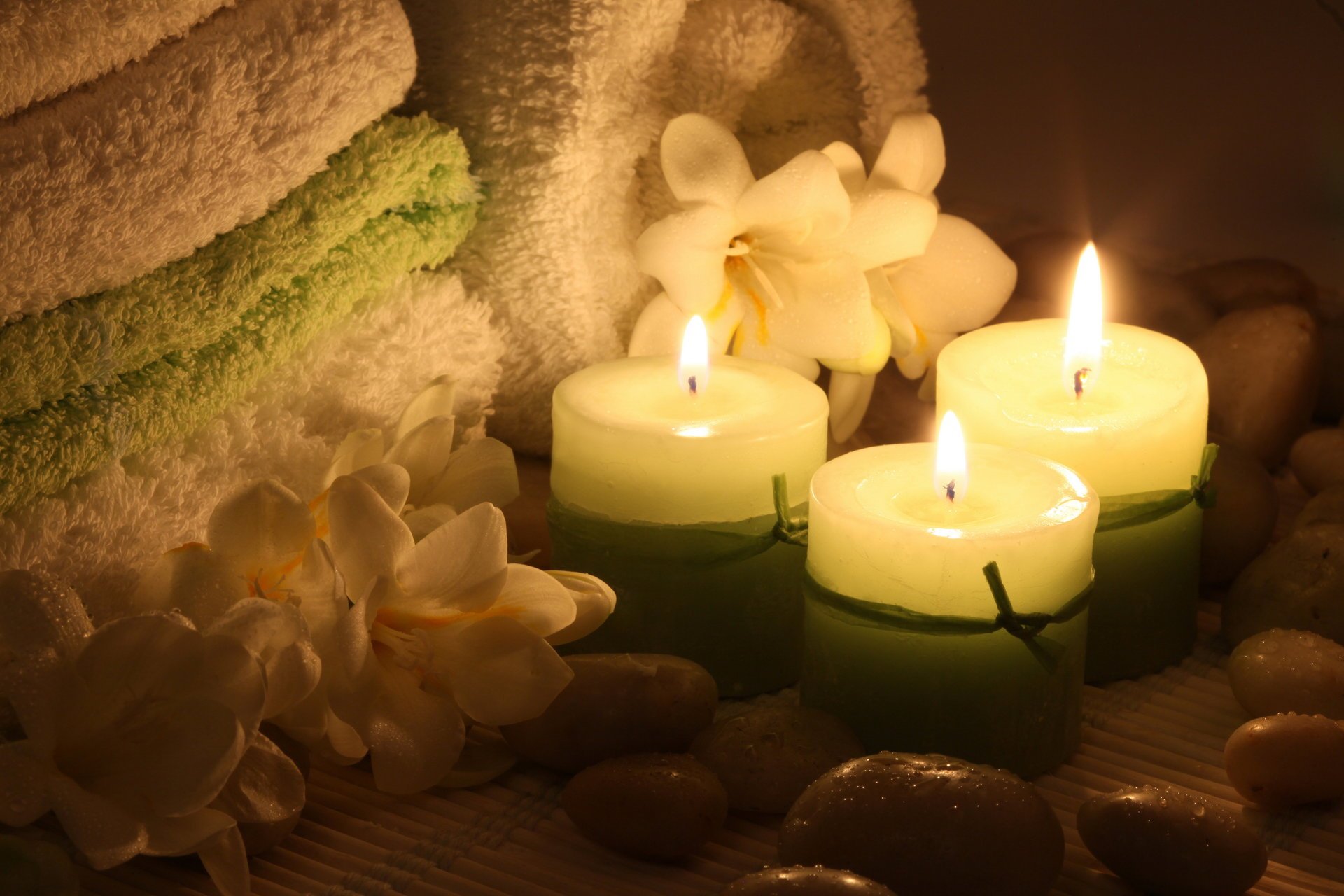 pa spa stones towel flowers candle