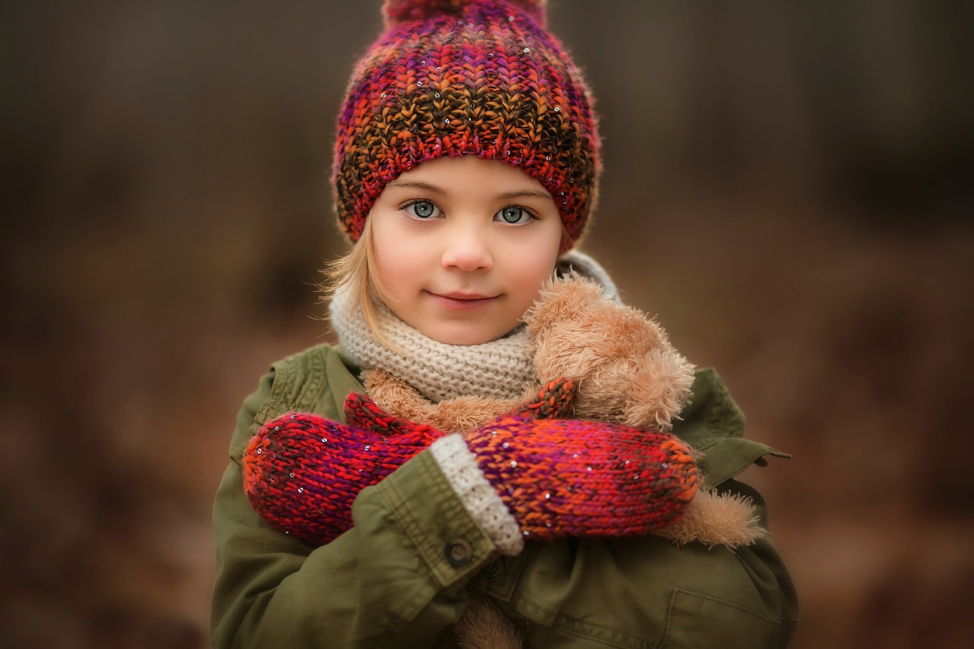 dziewczyna portret czapka zabawka