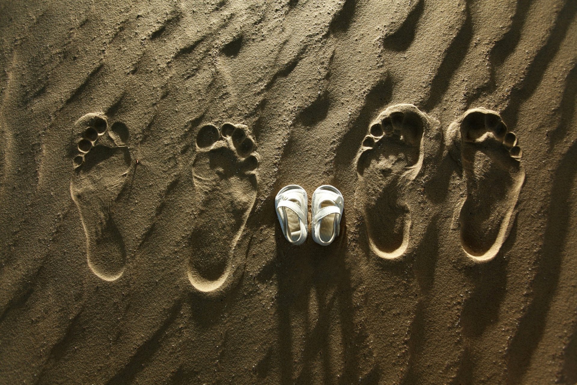 sable empreintes pieds pieds famille humeur