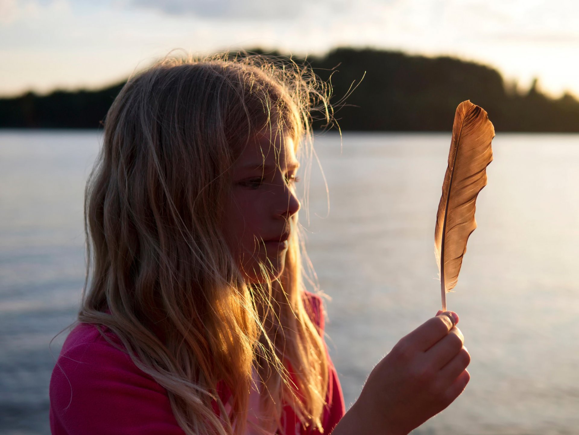 girl feather sun