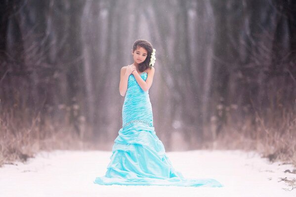 Wallpaper baby photo girl snow bokeh dress