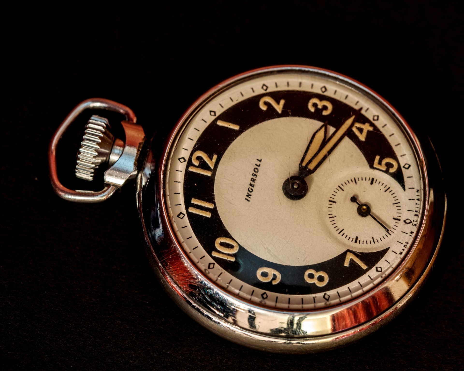 ingersoll bolsillo reloj dial manos metal fondo