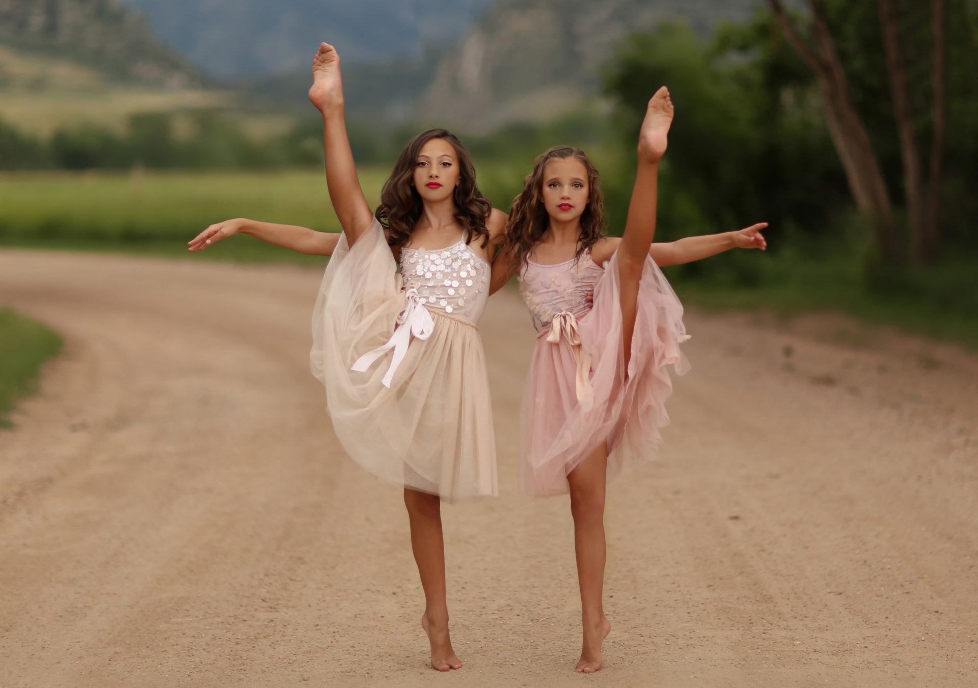 pequeños bailarines niños niñas baile