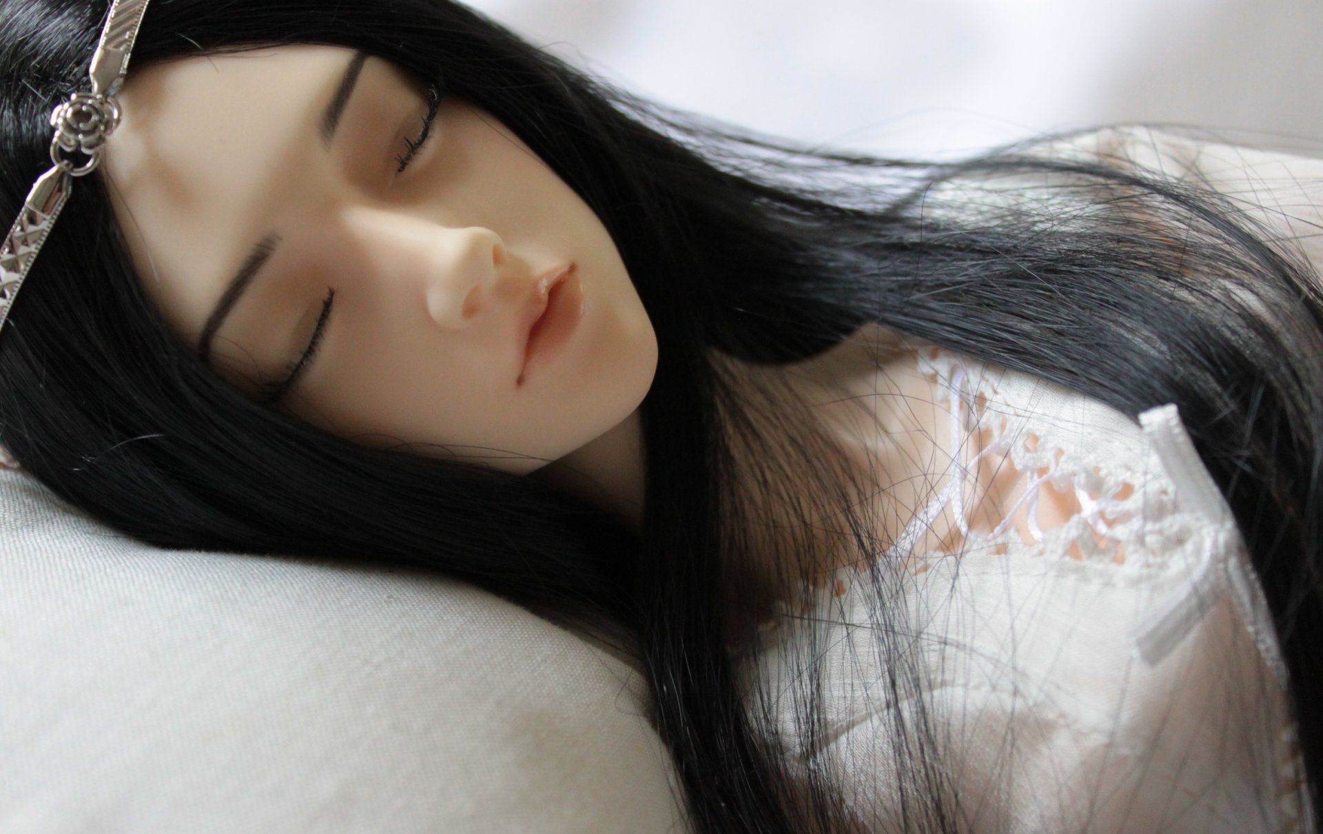 bjd poupée fille dormir couronne