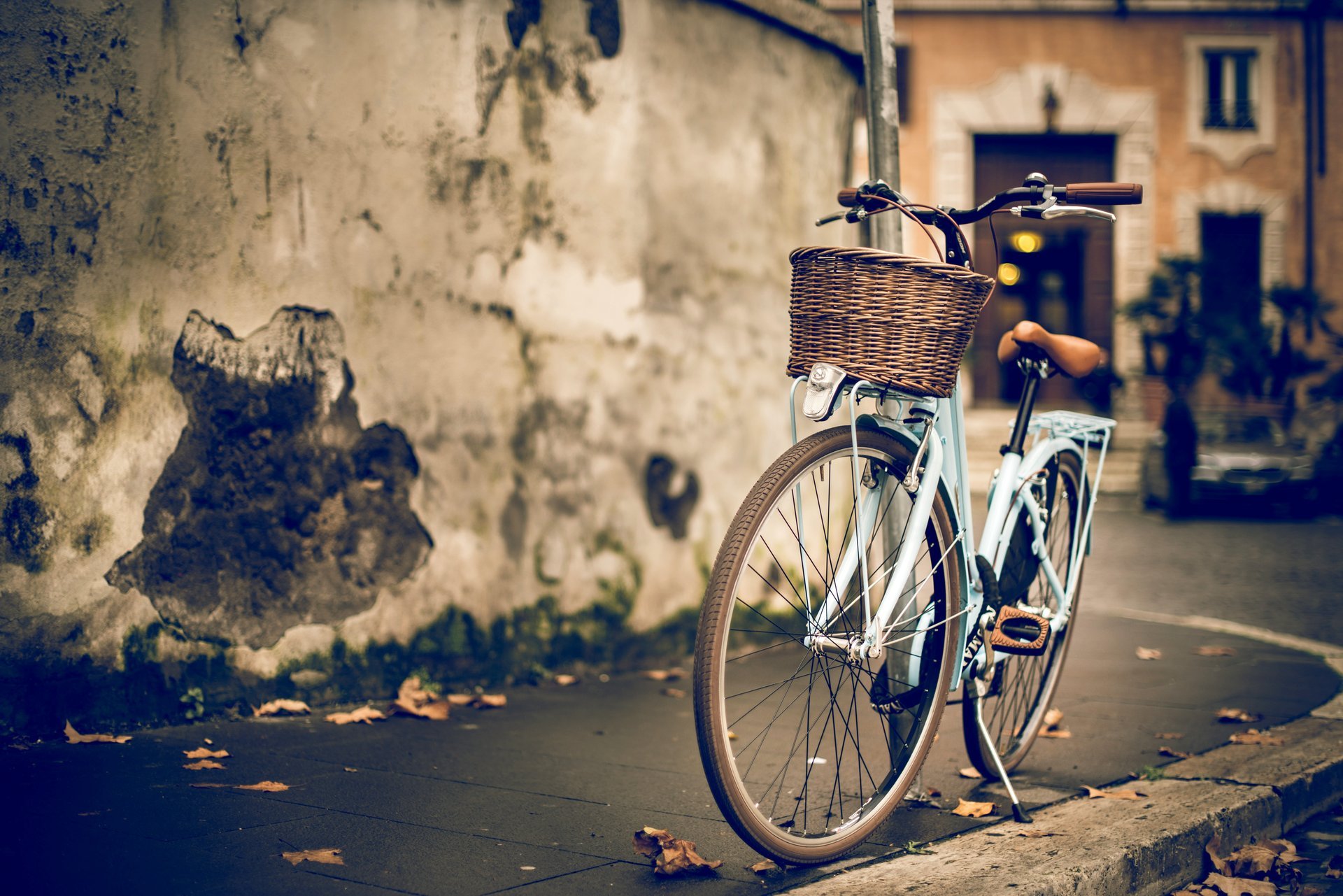 bicicleta calle pared casa edificio bordillo desenfoque