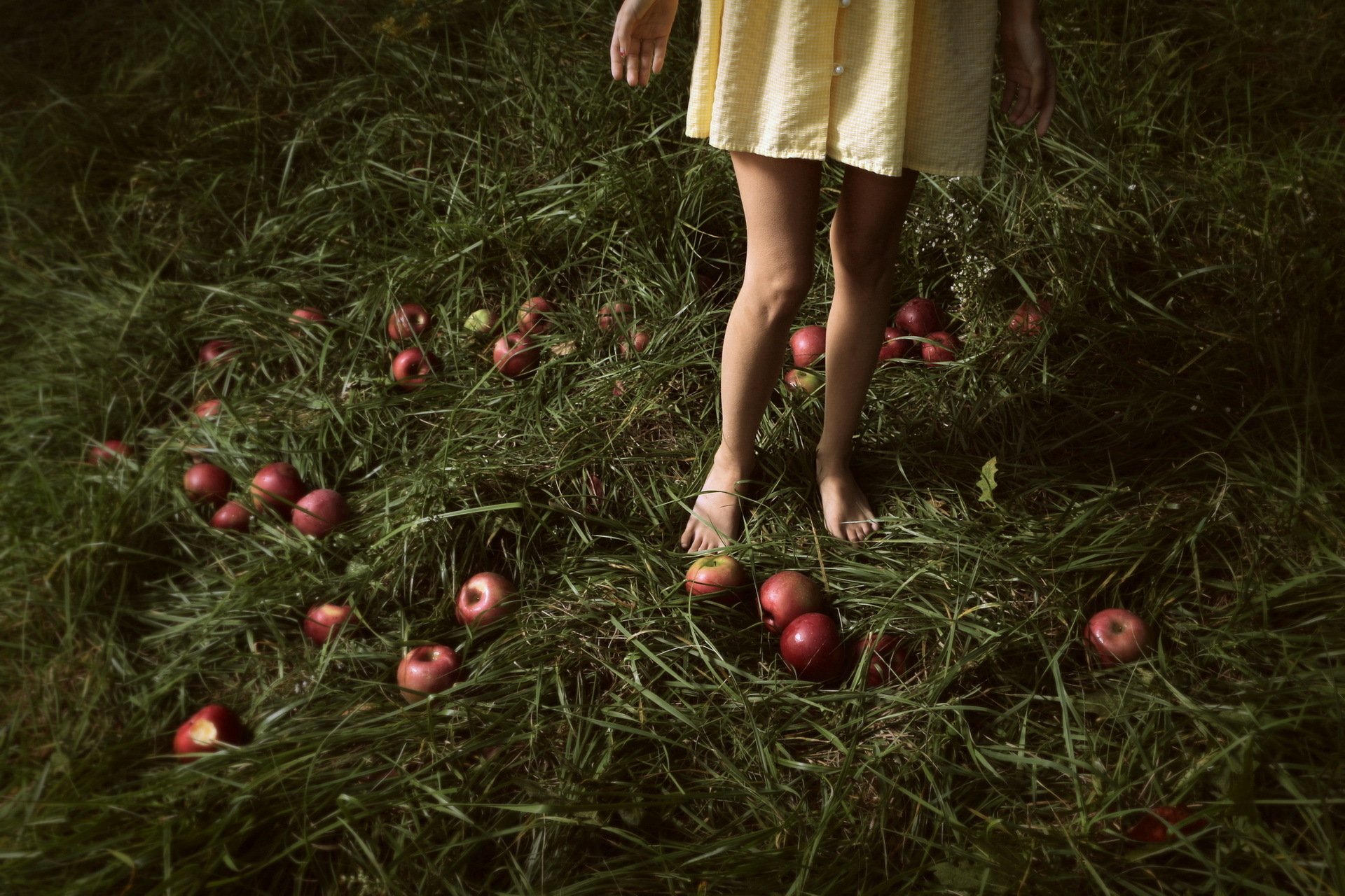 apples grass girl