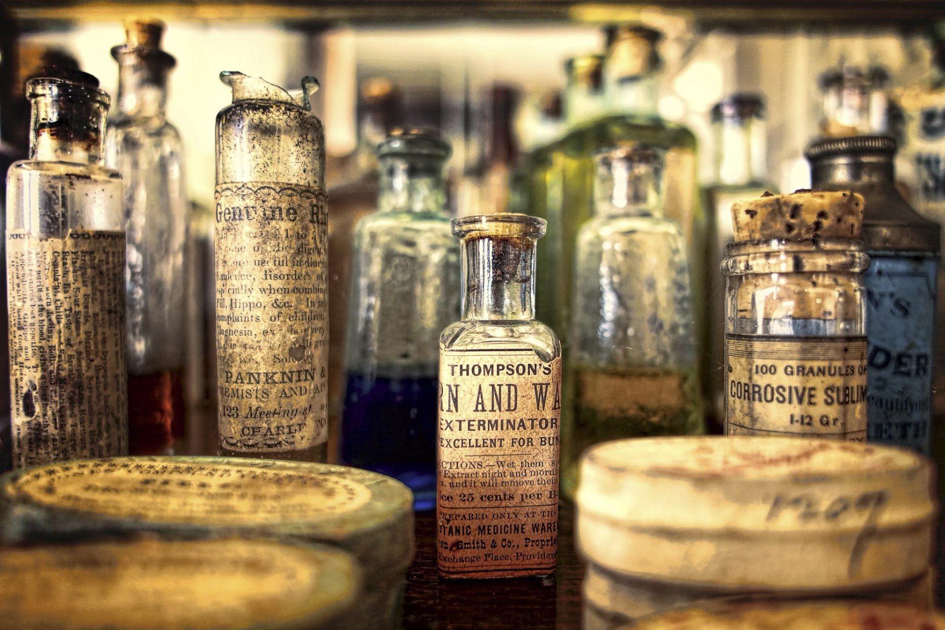 farmacia frascos museo vintage