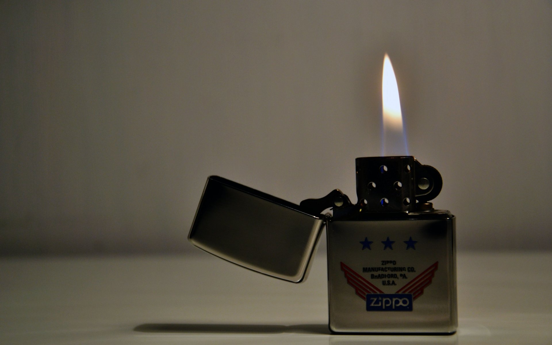 accendino fuoco zippo