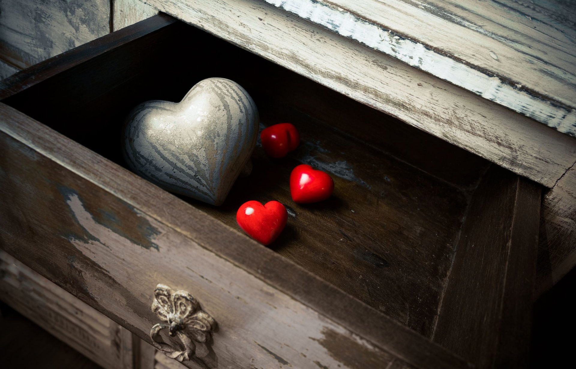 miscellaneous box heart heart red wooden love background wallpaper widescreen fullscreen widescreen