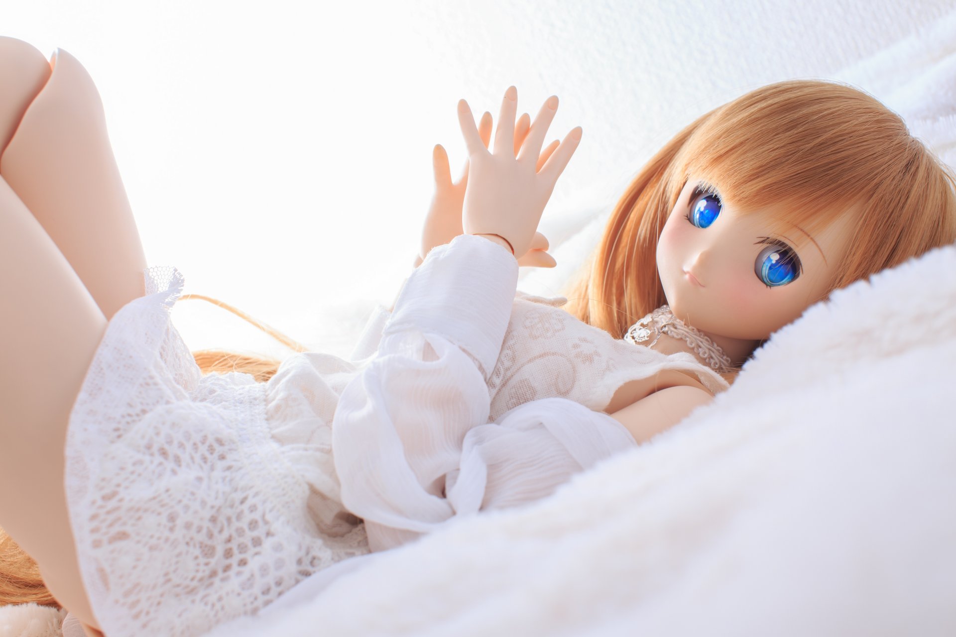 doll toys blue eye