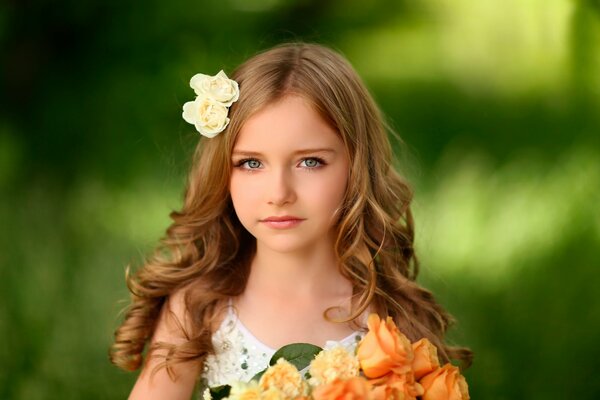 Portrait d une jeune fille avec des fleurs