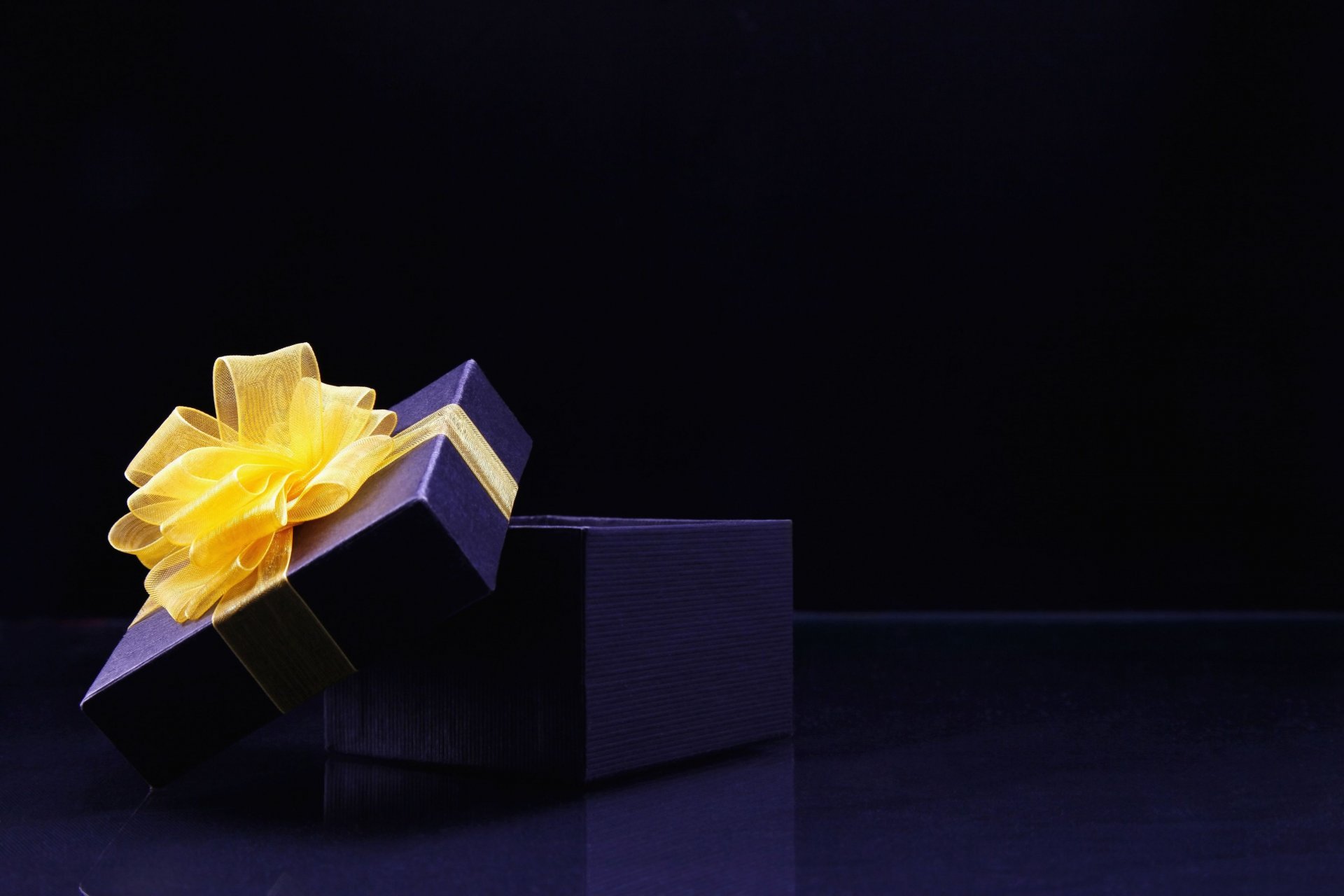 miscellaneous present a present box belt ribbon bow yellow blue background wallpaper widescreen full screen hd wallpapers fullscreen