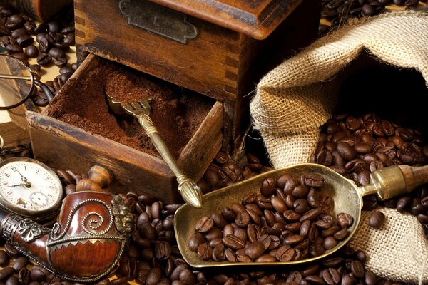 Accessori da caffè antichi