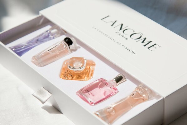 Collection of fine glass perfume