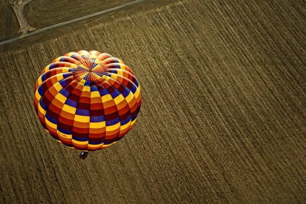 Luftballon Draufsicht auf den Boden