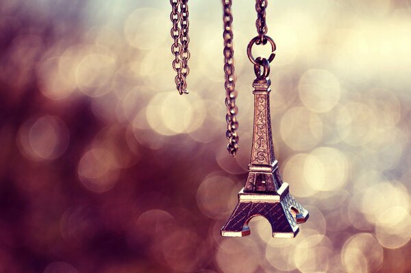 Eiffel Tower - metal keychain on a chain