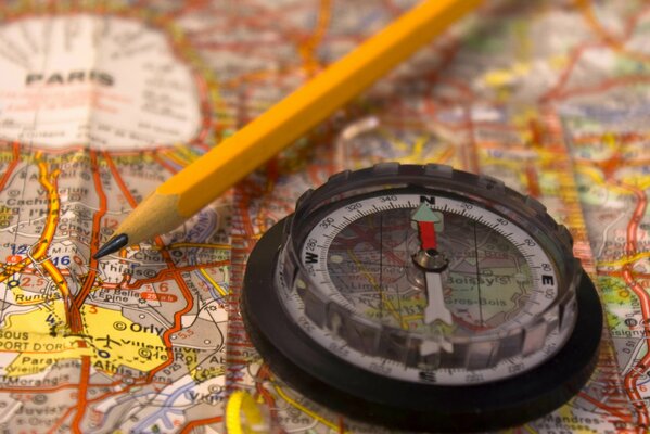 Podróż do Francji za pomocą mapy i kompasu