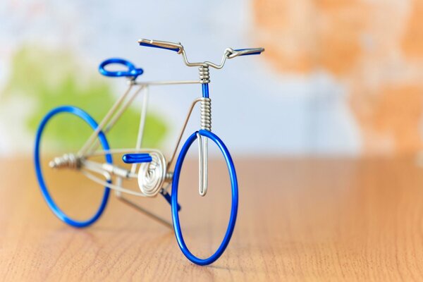 Игрушечный металлический каркас велосипеда