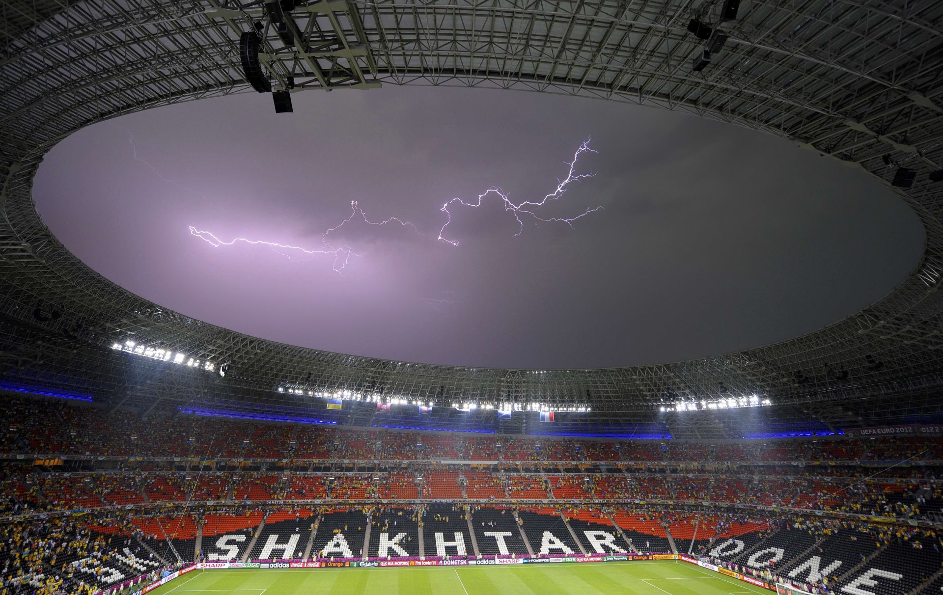 tadium donbass arena donetsk miner euro 2012 football lightning