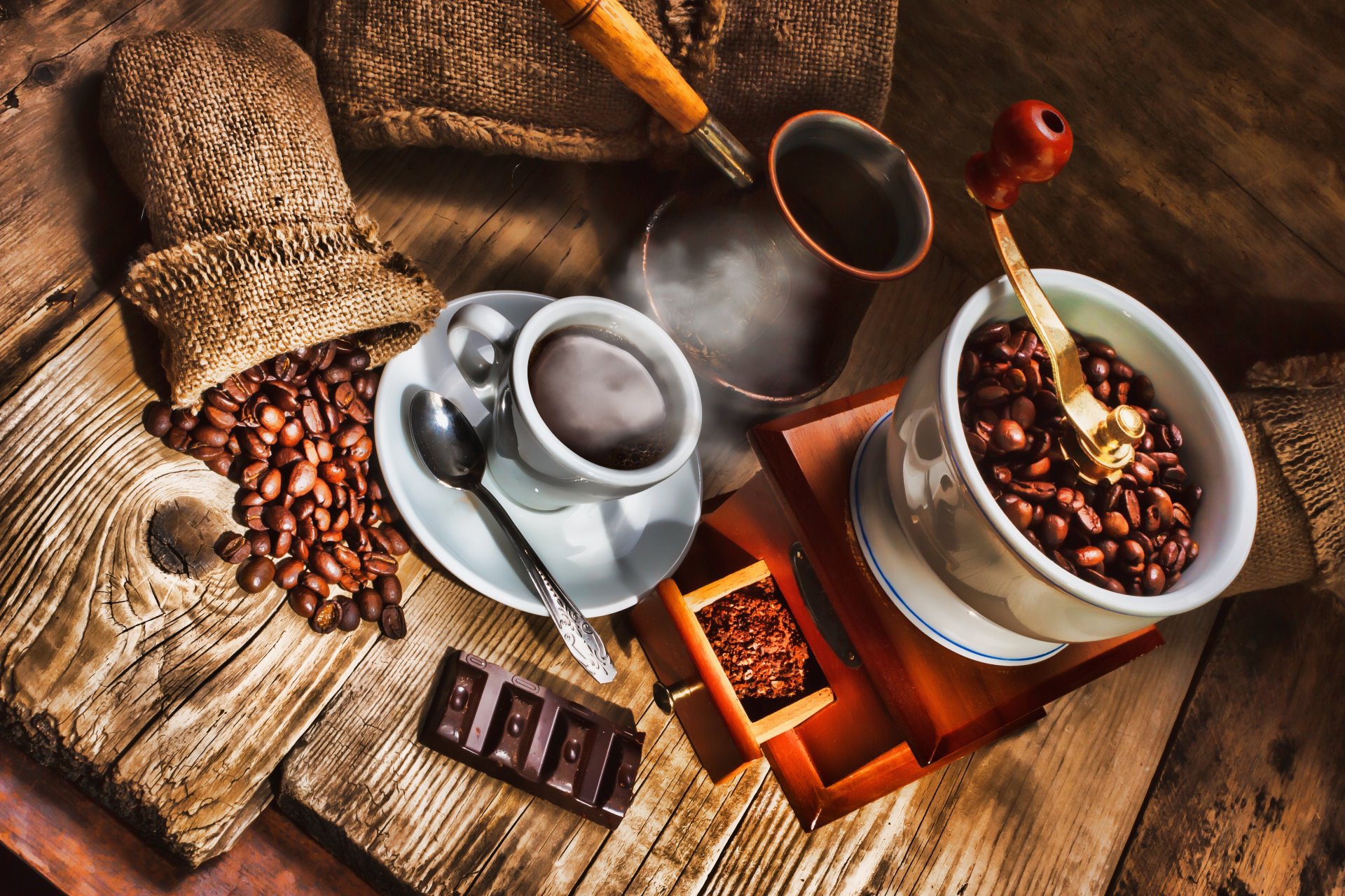 macinacaffè caffè cioccolato turco sacchetto piattino tazza cucchiaio bevanda