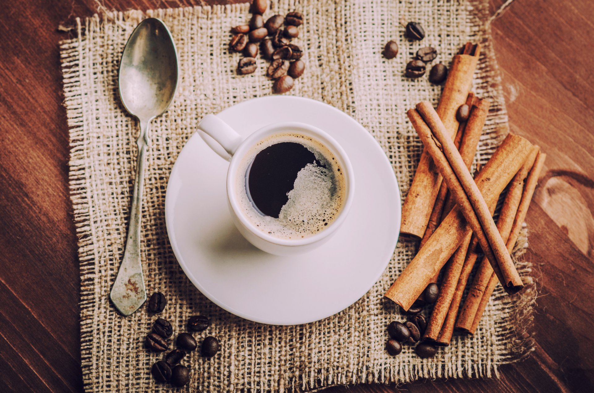 piattino tazza caffè bevanda cucchiaio cannella tovagliolo