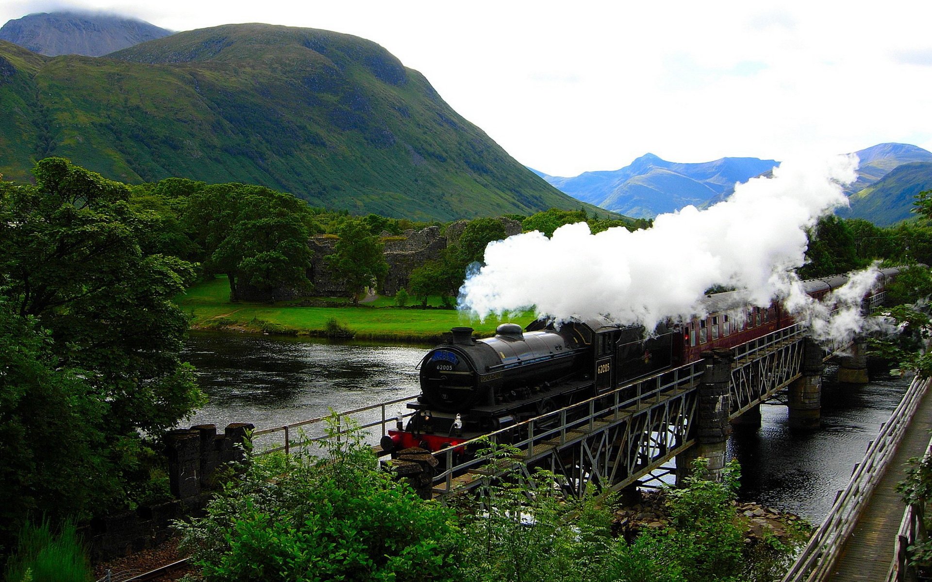 locomotive à vapeur express pont