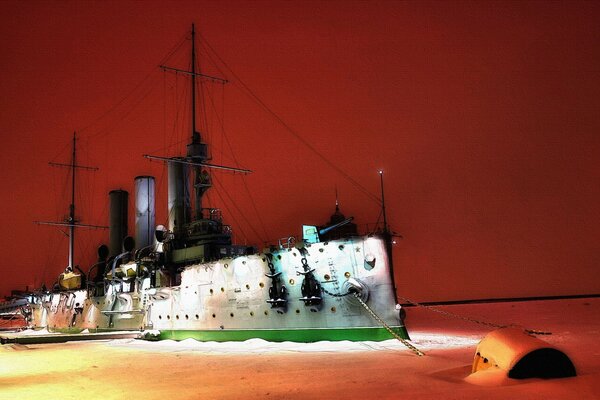 Imagen del crucero Aurora caminando sobre el hielo