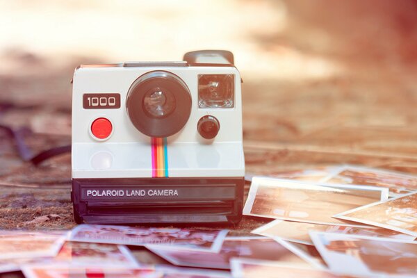 Retro zdjęcie Polaroid ze zdjęciami