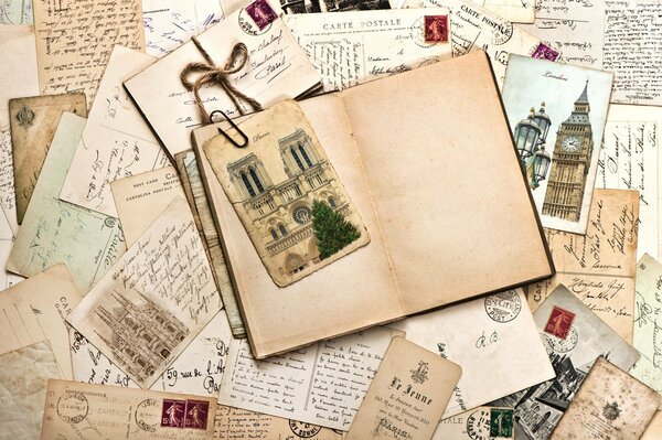 Старые письма с открытками и марками