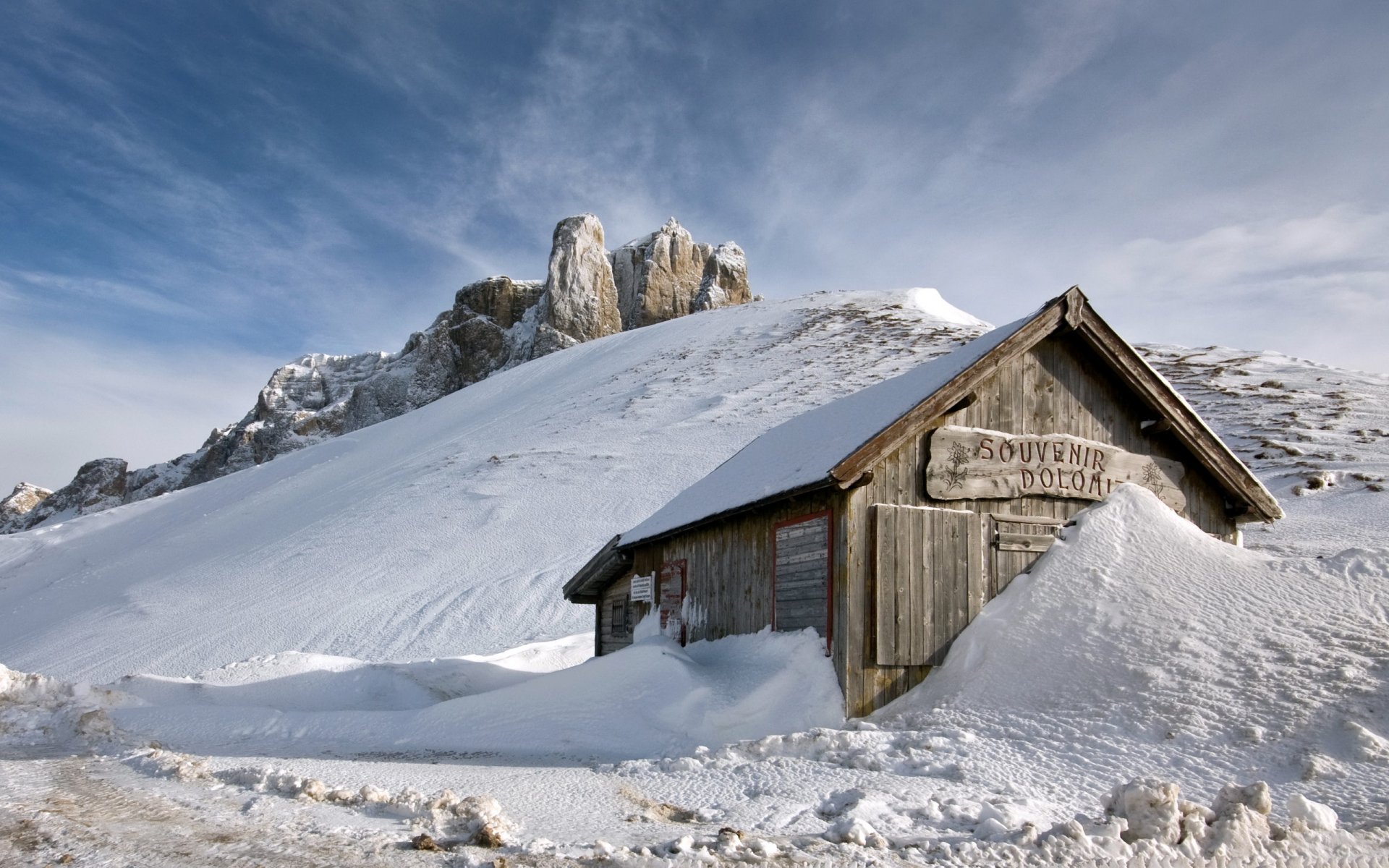 casa montañas nieve