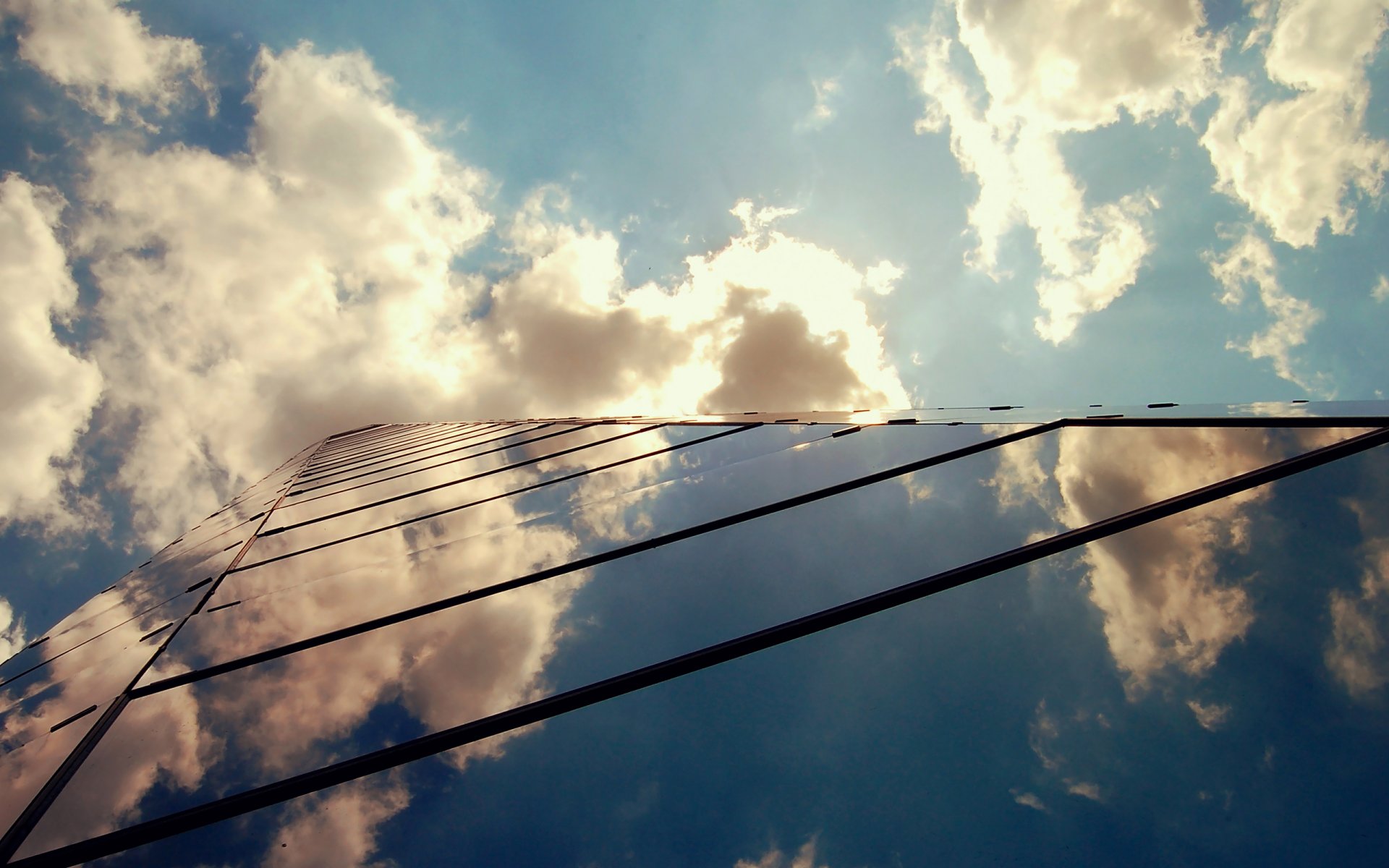 bâtiment ciel nuages