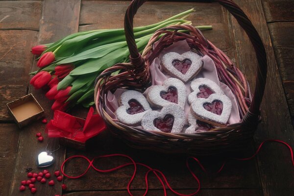 Como muestra de amor regaló una cesta de flores