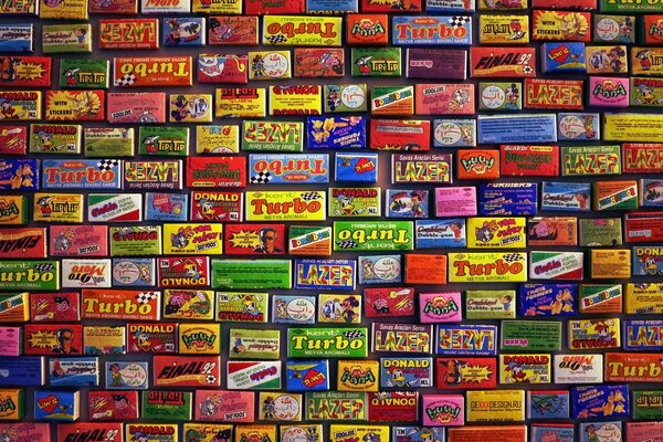 A lot of chewing gums of the 90s