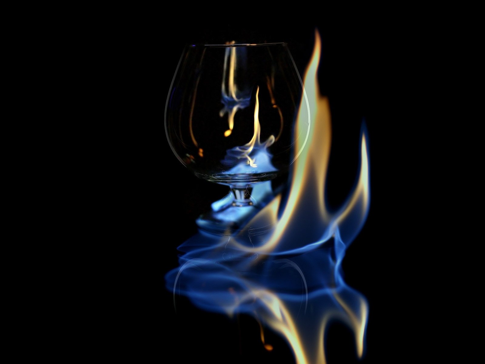 verre à vin alcool flamme