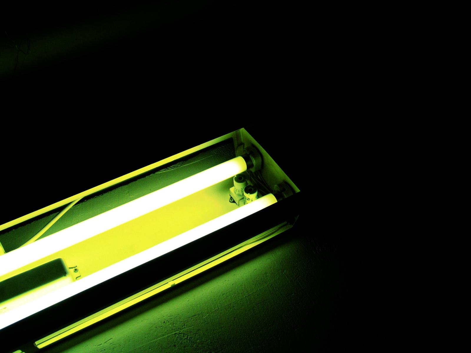 lampe fluorescente semi-lumière