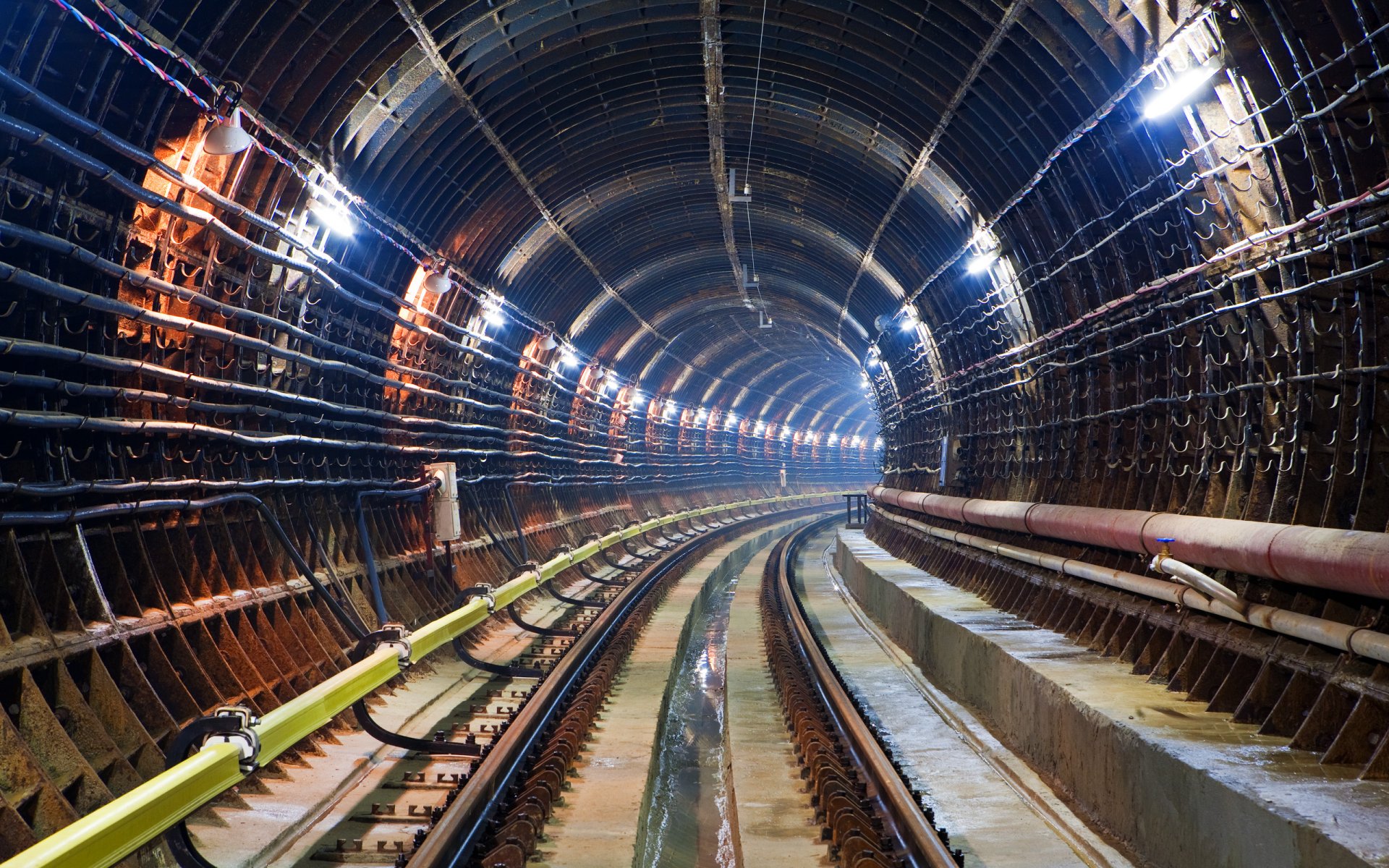 metro túnel carriles