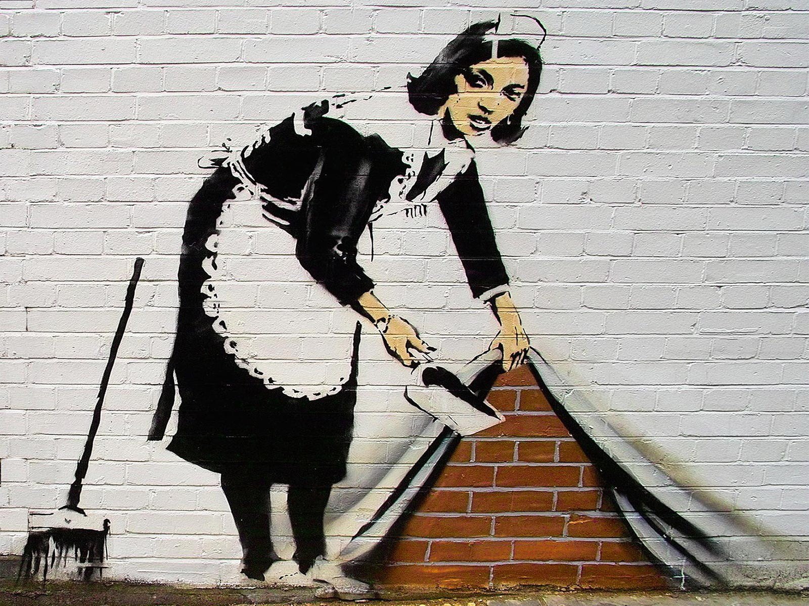 graffiti banksy maid