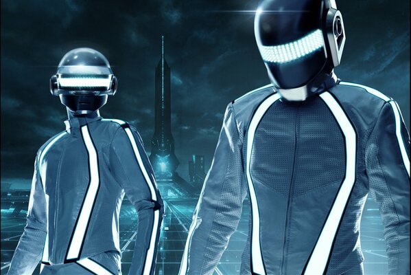 Daft Punk en trajes de escenario