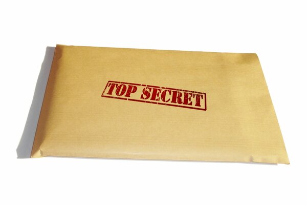 Aufschrift auf der Papiertüte top secret