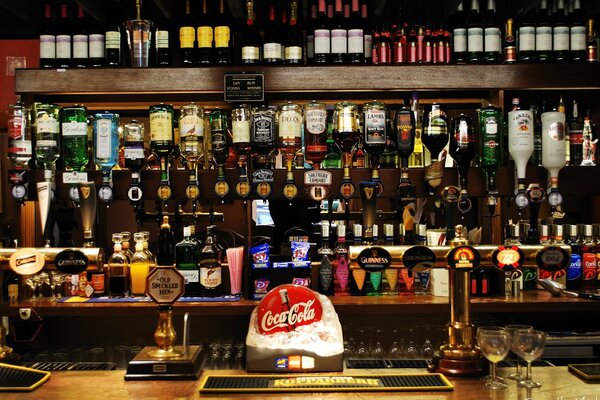 Image of a bar with alcohol