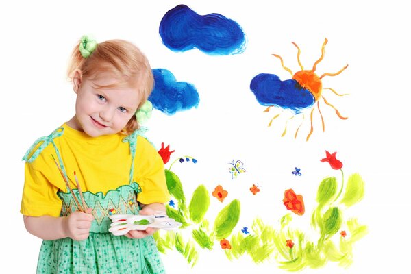 Bambina disegna nuvole blu
