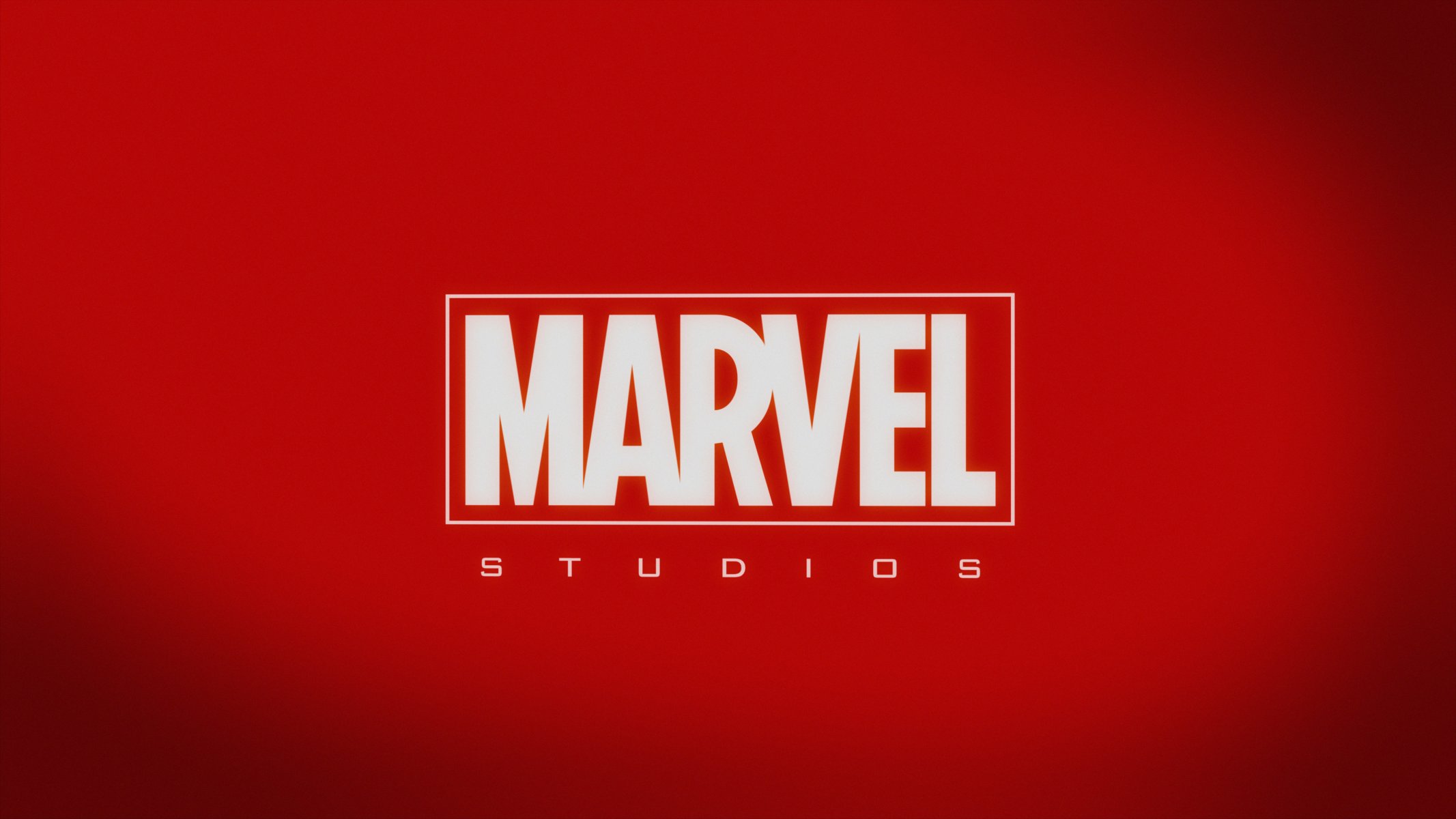 marvel logo tło czerwone