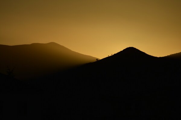 Matin dans le paysage de montagne