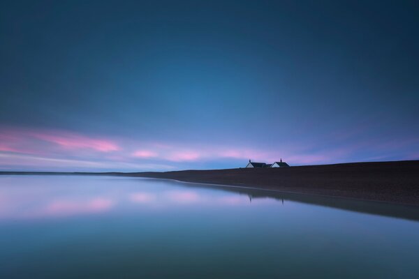 Ein Meer, das mit dem Horizont verschmilzt