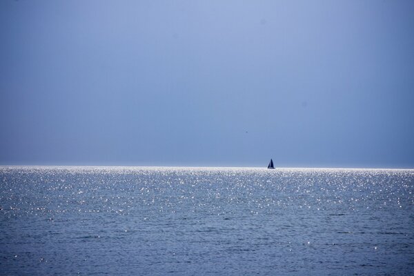 Minimalismus Horizontlinie am Meer