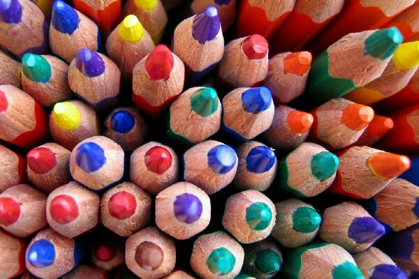 Photo ensemble de crayons multicolores