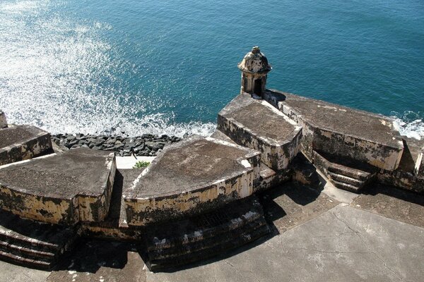 Strong fortifications in the fort by the water