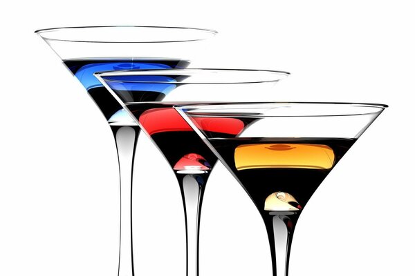 Elegantes copas de Martini y más